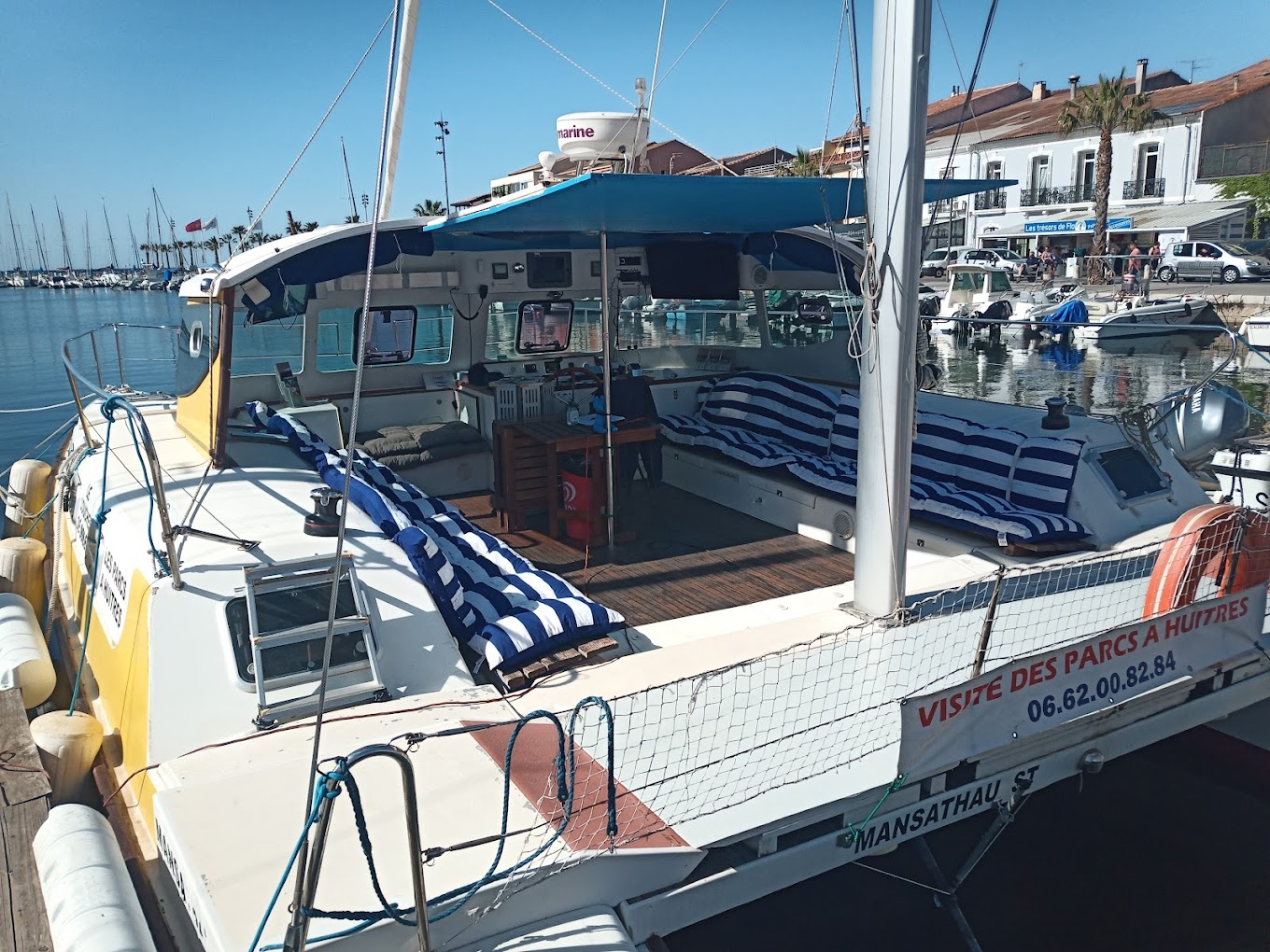 Catamaran Mansathau de Sète Croisières sur l'étang de Thau