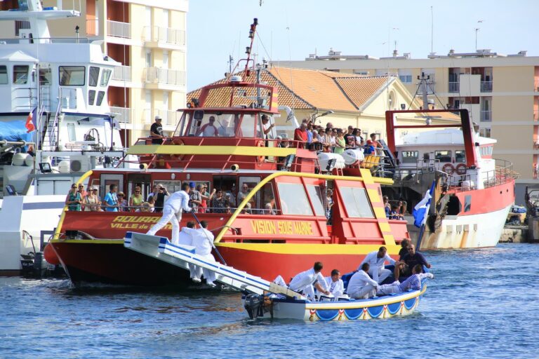 Les promenades en bateau de Sète Croisières vous emmènent à la découverte des ports et de la mer Méditerranée autour de Sète.