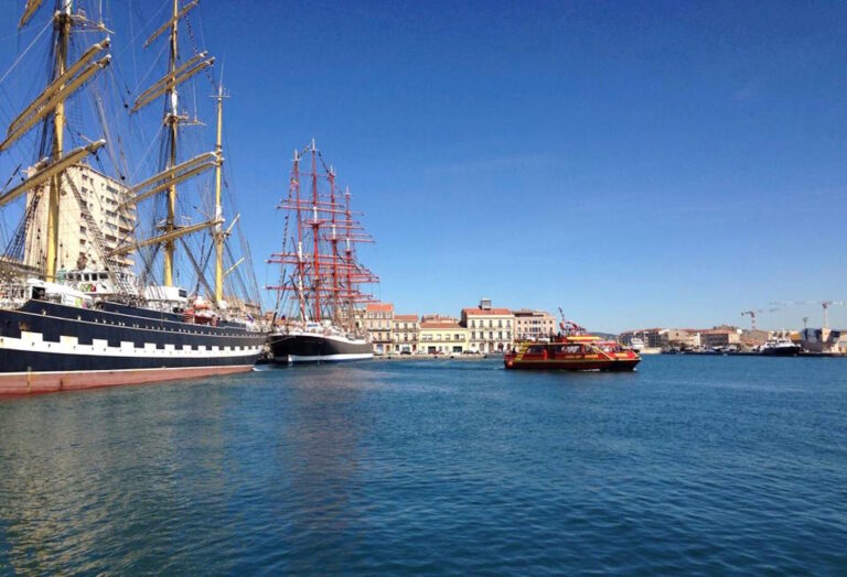 Les promenades en bateau de Sète Croisières vous emmènent à la découverte des ports et de la mer Méditerranée autour de Sète.