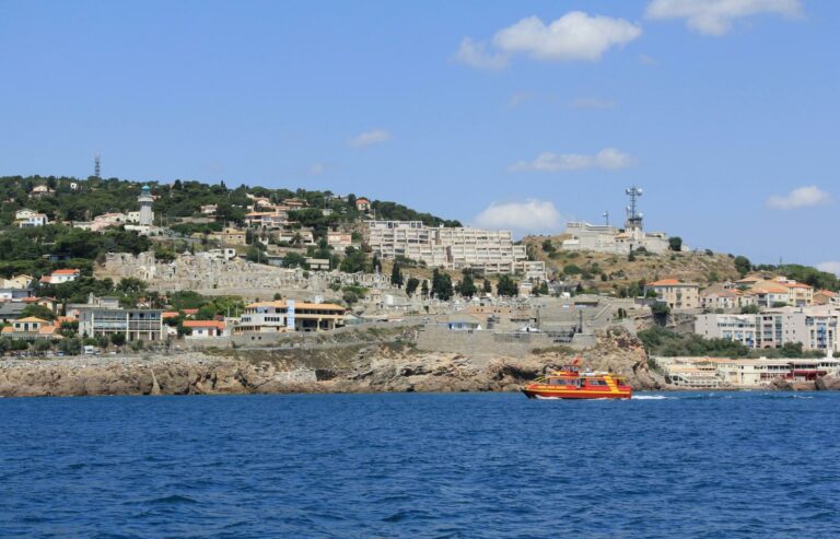Les promenades en bateau de Sète Croisières vous emmènent à la découverte des ports et de la mer Méditerranée autour de Sète.