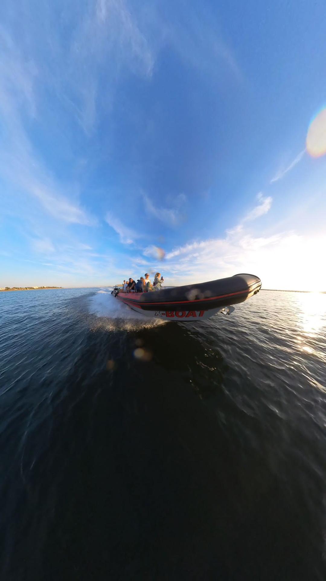 Bateau semi-rigide de 12 places X-boat de Sète Croisières