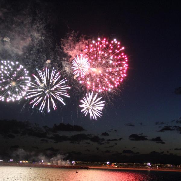 Feu d'artifice de l'été depuis la mer avec Sète Croisières